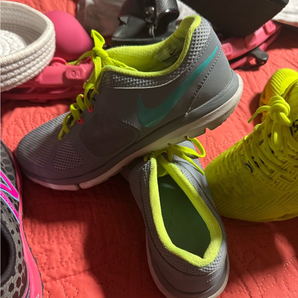 Nike Women's Gray and Neon Green Athletic Shoes